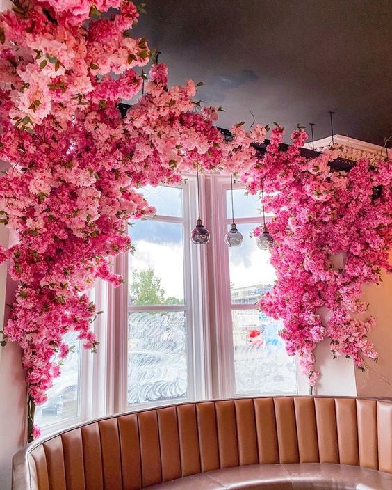 mẫu decor quán cà phê cửa hàng từ anh đào, anh đào chùm - DVN tông kho hoa lụa