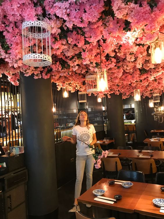 mẫu decor quán cà phê cửa hàng từ anh đào, anh đào chùm - DVN tông kho hoa lụa 1
