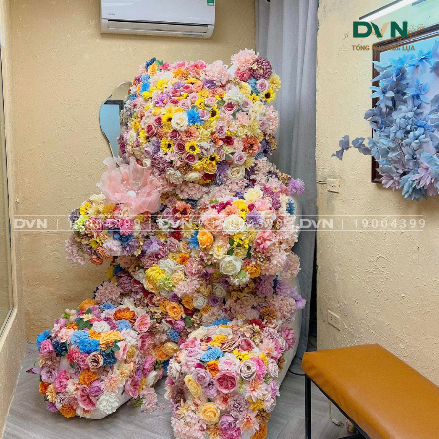 Gợi ý các ý tưởng trang trí quán cafe từ hoa nhân tạo độc đáo