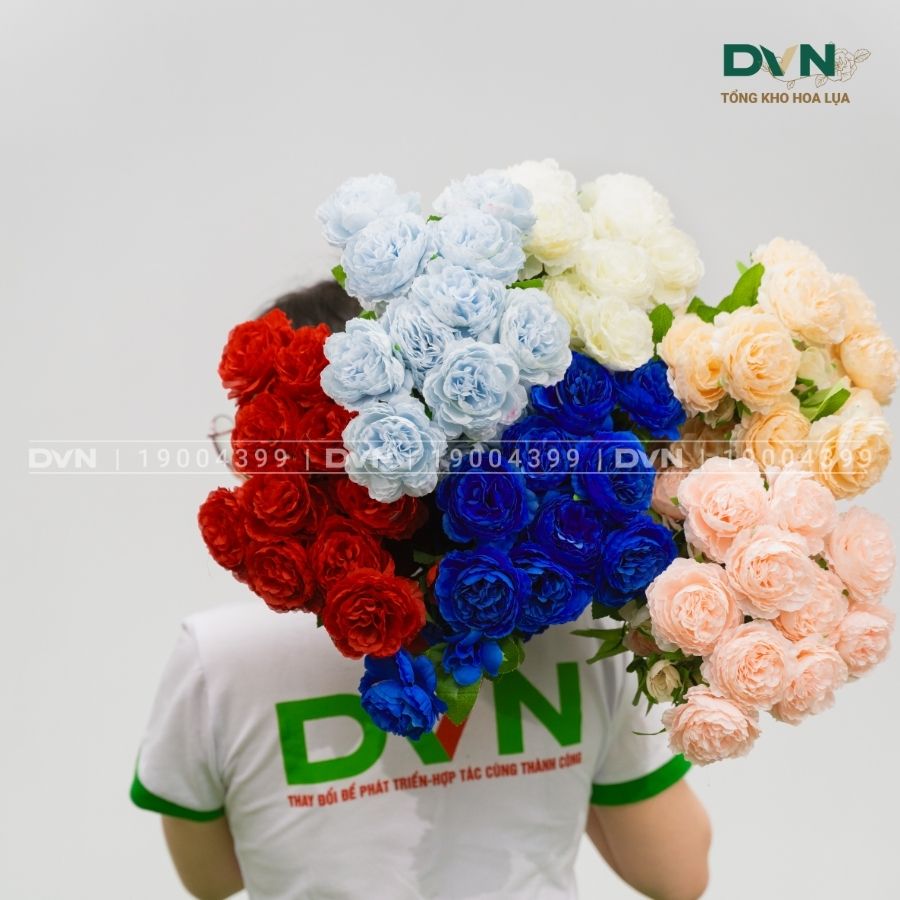Hoa hồng mẫu đơn lụa tô điểm không gian thêm đẹp mắt