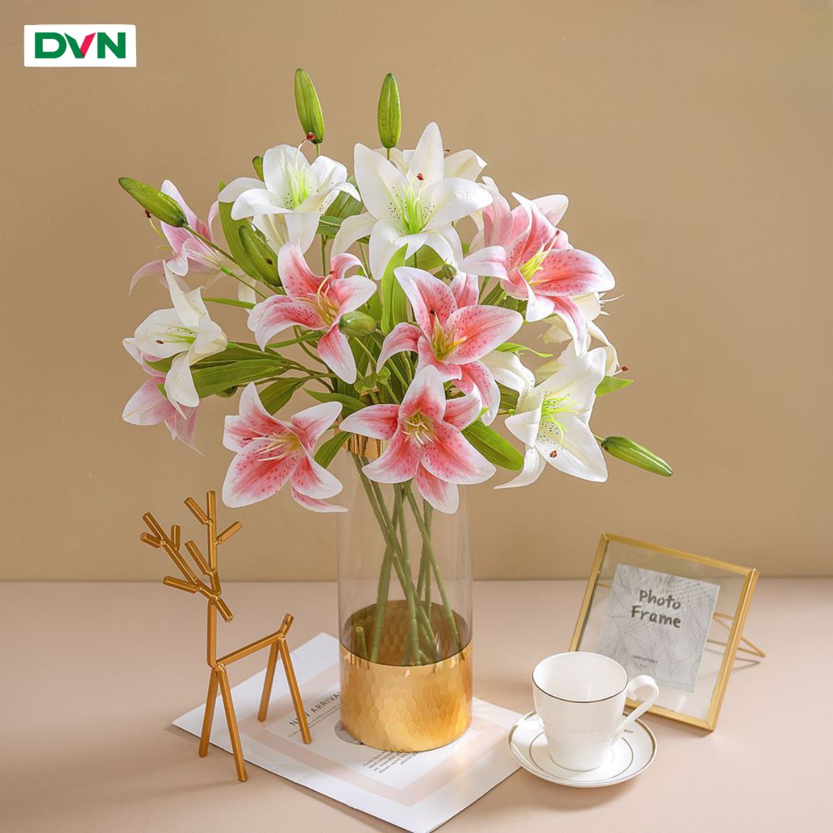 Hoa giả cắm bình